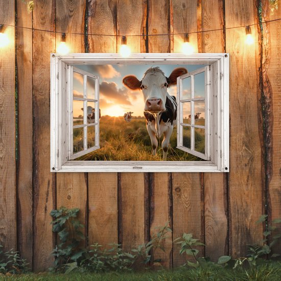 Tuinposter 120x80 cm - Tuindecoratie Koe - Doorkijk - Weiland - Dieren portret - Natuur - Koeien - Wit raam - Poster voor in de tuin - Buiten decoratie - Schutting tuinschilderij - Tuindoek muurdecoratie - Wanddecoratie balkondoek