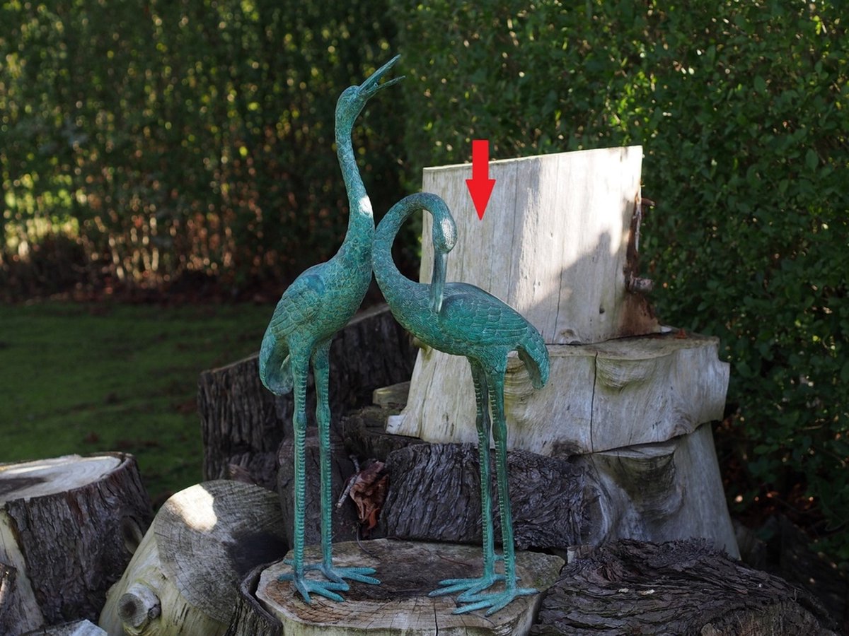 Bronzartes Brons beeld Tuinbeeld Kraanvogel kop omlaag 64 cm hoog