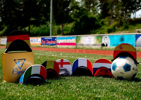 Capiche® Casquette Snapback Espagne - Championnat d'Europe de Voetbal Homme - Rouge Foncé & Blauw - Ajustable avec Fermeture à Pression - Casquette de Sport - Casquette de Football Espagne - ÉDITION LIMITÉE