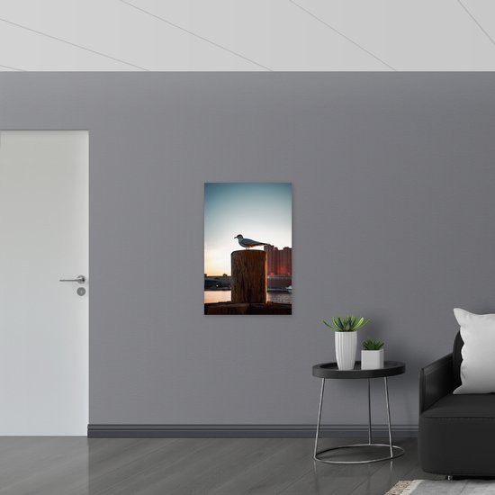 Poster (Mat) - Meeuw op Paaltje - 60x90 cm Foto op Posterpapier met een Matte look
