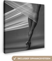 Canvas - Foto op canvas - Canvas schildersdoek - Canvas schilderij - Schilderij woonkamer - Muurdecoratie canvas - Vrouw - Ballet - Dans - Lichaam - 90x90 cm