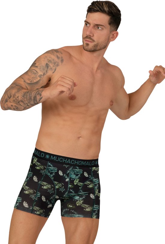 Zwarte Muchachomalo boxershorts met groene krokodillenprint en subtiele palmbladeren.