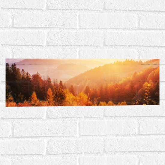 Muursticker - De Zon boven een Berglandschap - 60x20 cm Foto op Muursticker