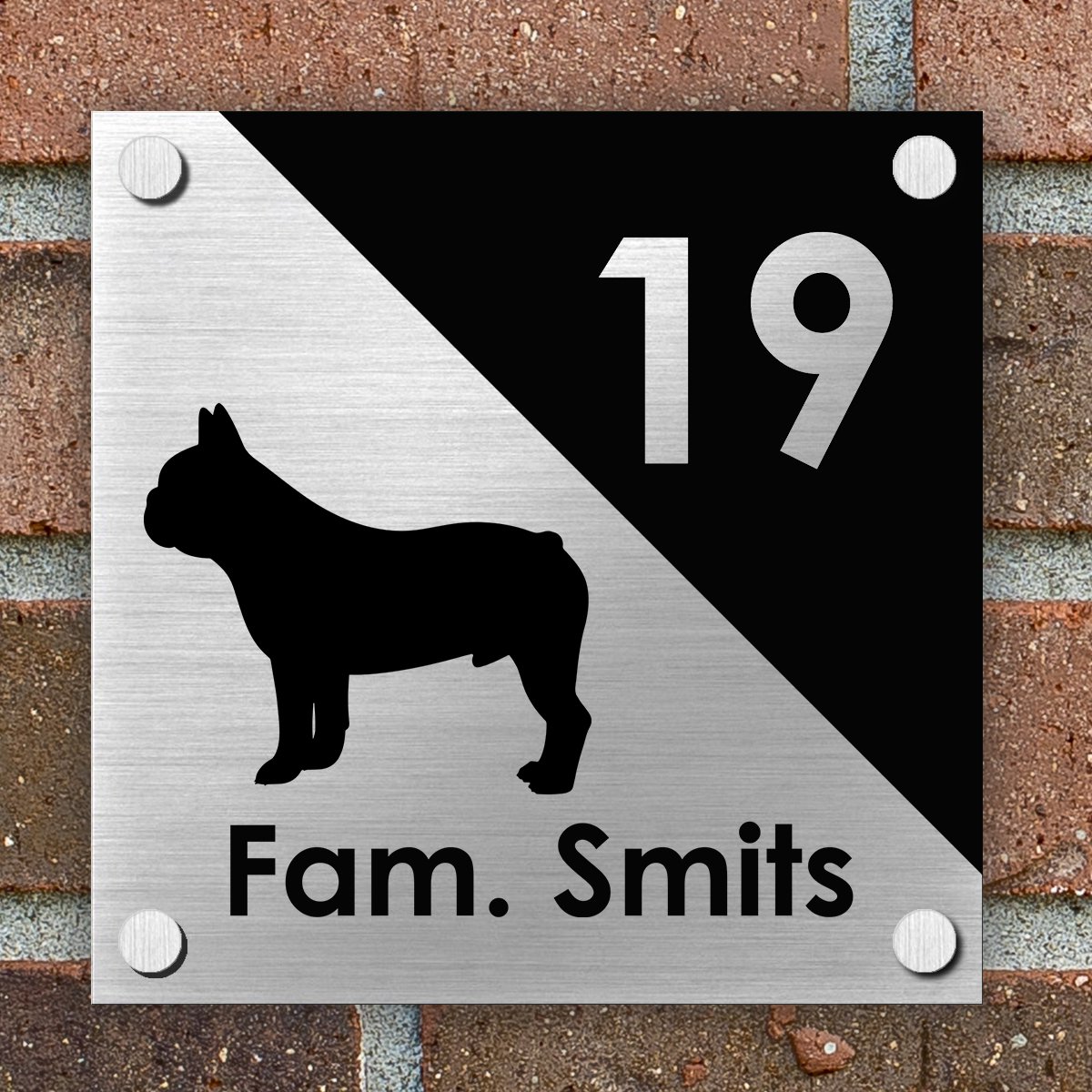 Naambordje voordeur Huis - Bord - Naam en Huisnummer - 15 x 15 cm - Brushed Aluminium - Hond - Incl. Bevestigingsset + RVS afstandhouders