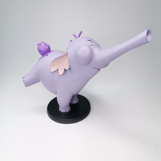 Winnie the Pooh, Statue, Figurine Trumpeting Lumpy 29cm . Beeldje Lolifant tromperterend.
