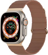 iMoshion Bandje Geschikt voor Apple Watch Bandje Series 1 / 2 / 3 / 4 / 5 / 6 / 7 / 8 / 9 / SE / Ultra (2) - 42 / 44 / 45 / 49 mm - iMoshion Magnetisch lederen band - Bruin