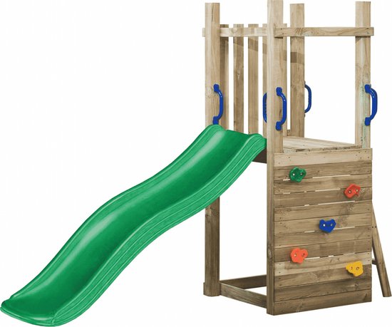Houten speelhuisje met groene glijbaan, klimmuur met gekleurde grepen en blauwe handgrepen.