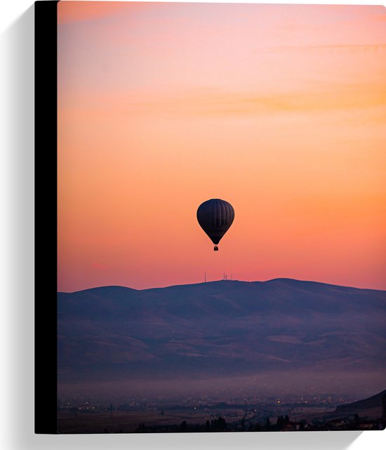 Canvas - Heteluchtballon boven Berg tijdens Zonsondergang in Turkije - 30x40 cm Foto op Canvas Schilderij (Wanddecoratie op Canvas)