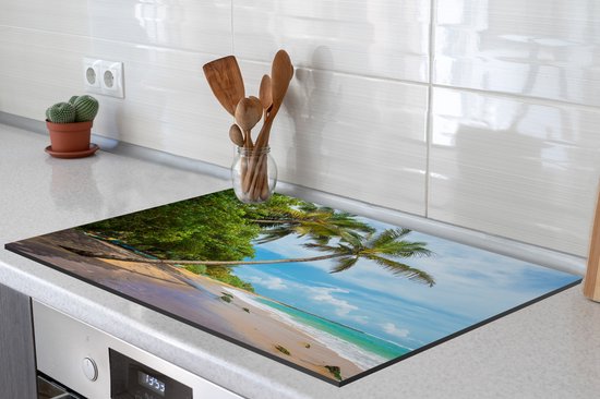 KitchenYeah® Inductie beschermer 77x51 cm - Strand - Zand - Palmboom - Kookplaataccessoires - Afdekplaat voor kookplaat - Inductiebeschermer - Inductiemat - Inductieplaat mat