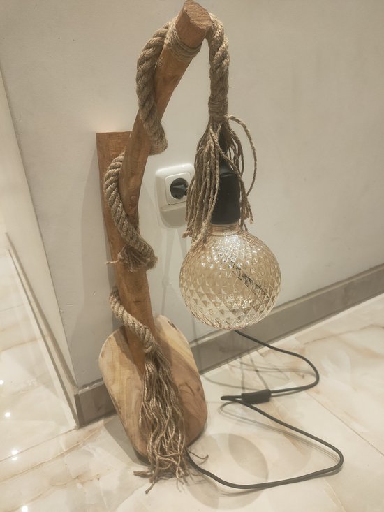 Uniek handgemaakt prachtige houten wandlamp model Lizz