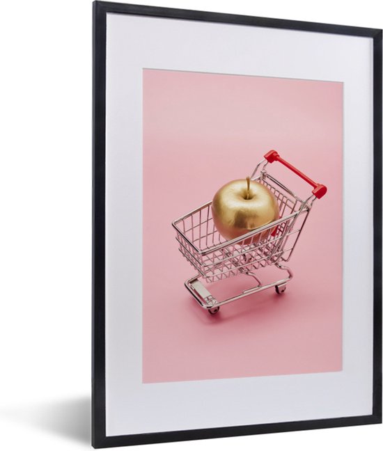 Fotolijst incl. Poster - Stilleven een miniatuur winkelwagen met een gouden appel erin - 30x40 cm - Posterlijst