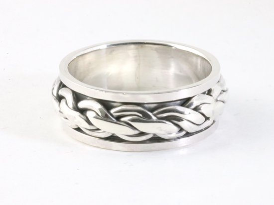 Zware zilveren ring met kabelpatroon