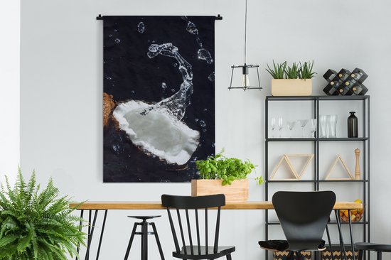 Wandkleed - Wanddoek - Kokosnoot - Stilleven - Water - Zwart - Fruit - 120x180 cm - Wandtapijt