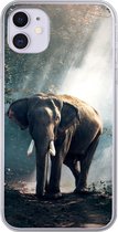 Geschikt voor iPhone 11 hoesje - Olifant - Dieren - Licht - Bos - Natuur - Wilde dieren - Siliconen Telefoonhoesje