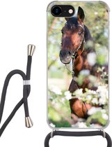 Hoesje met koord Geschikt voor iPhone SE 2020 - Paarden - Bloesem - Lente - Dieren - Siliconen - Crossbody - Backcover met Koord - Telefoonhoesje met koord - Hoesje met touw