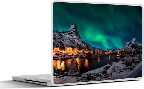 Laptop sticker - 15.6 inch - Noorderlicht - IJsland - Sneeuw - Dorp - Groen - Bergen - 36x27,5cm - Laptopstickers - Laptop skin - Cover