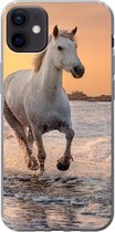 Geschikt voor iPhone 12 mini hoesje - Paarden - Zon - Zee - Strand - Dieren - Siliconen Telefoonhoesje
