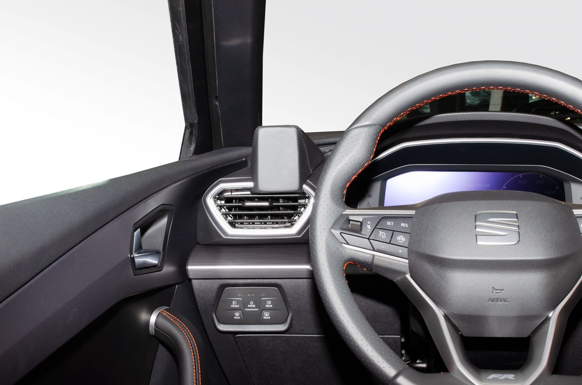 Houder - Kuda Seat Leon IV (Type KL) 2021-2022 Kleur: Zwart