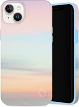 Selencia Aurora Fashion Backcover geschikt voor de iPhone 14 Plus - Duurzaam hoesje - 100% gerecycled - Sky Sunset Multicolor