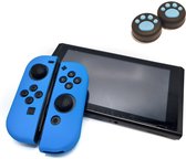 Gadgetpoint | Beschermhoesjes + Thumbgrips | Performance Antislip Skin | Softcover Grip Case | Accessoires geschikt voor Nintendo Switch Joy-Con Controllers | Lichtblauw + Pootjes Zwart met Lichtblauw