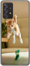 Geschikt voor Samsung Galaxy A53 5G hoesje - Kat - Spring - Speelgoed - Siliconen Telefoonhoesje