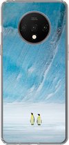 Geschikt voor OnePlus 7T hoesje - Twee keizerpinguïns voor een ijsberg - Siliconen Telefoonhoesje
