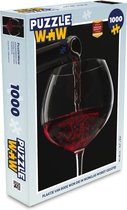 Puzzel Plaatje van rode wijn die in wijnglas wordt gegoten - Legpuzzel - Puzzel 1000 stukjes volwassenen