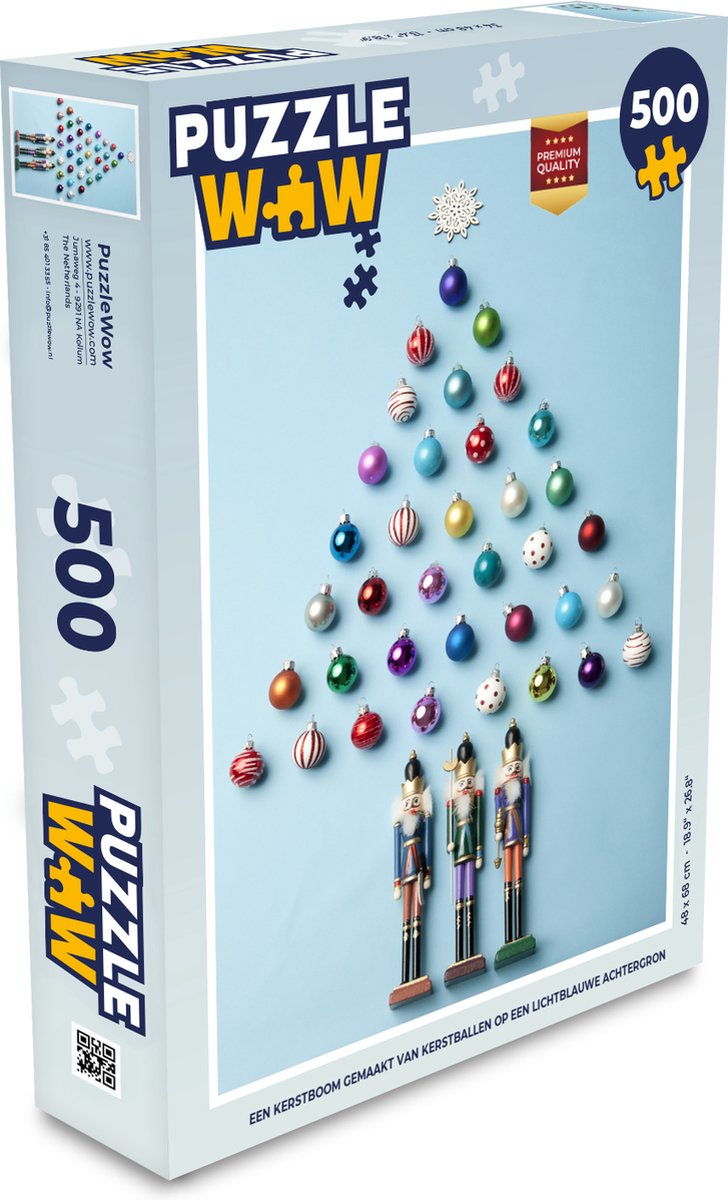 Puzzel Een kerstboom gemaakt van kerstballen op een lichtblauwe achtergrond - Legpuzzel - Puzzel 500 stukjes - Kerst - Cadeau - Kerstcadeau voor mannen, vrouwen en kinderen