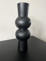 Glazen vaas | Decoratie in huis | Musthave van dit moment | Bolling | Ribbelstructuur | Kleur Zwart | 34 cm hoog