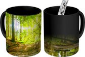 Magische Mok - Foto op Warmte Mokken - Koffiemok - Bos - Landschap - Water - Bomen - Zon - Groen - Natuur - Magic Mok - Beker - 350 ML - Theemok