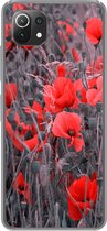 Geschikt voor Xiaomi 11T hoesje - Rode Klaprozen in een zwart wit afbeelding - Siliconen Telefoonhoesje