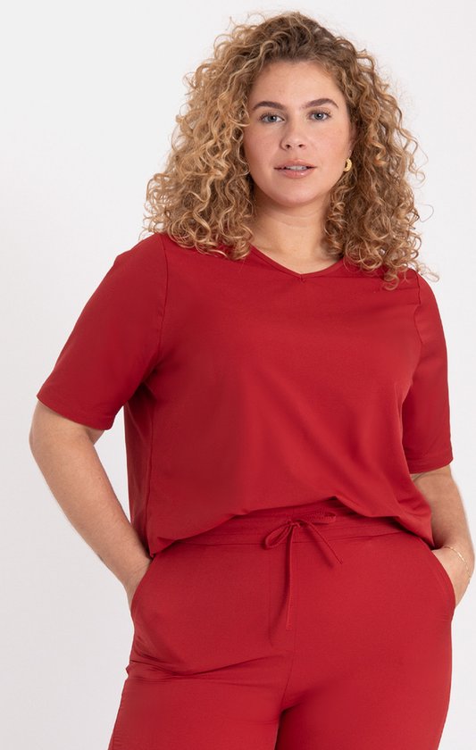 Rode Top van Je m'appelle - Dames - Plus Size - Travelstof - Maat 52 ...
