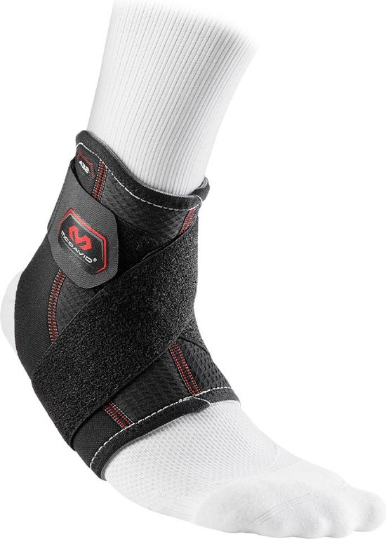 McDavid Brace 421 Kniebrace met Baleinen Black