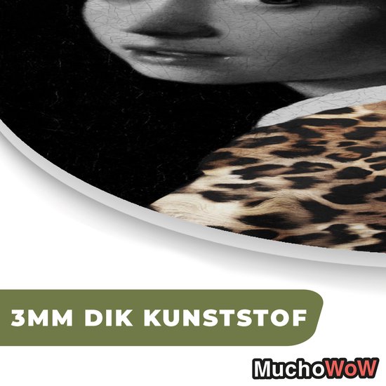 Wall Oval - Décoration murale en plastique - Peinture ovale - La jeune fille à la perle - Johannes Vermeer - Imprimé panthère - 80x120 cm - Forme miroir ovale sur plastique