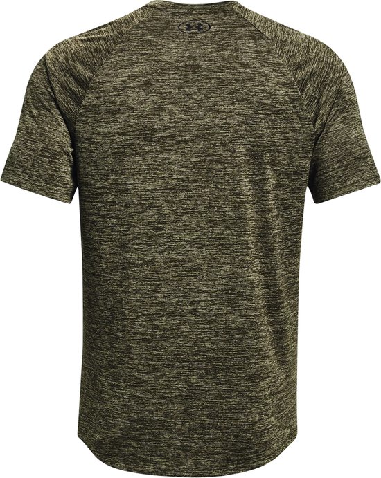 Donkergroen sportshirt met textuur en raglanmouwen.