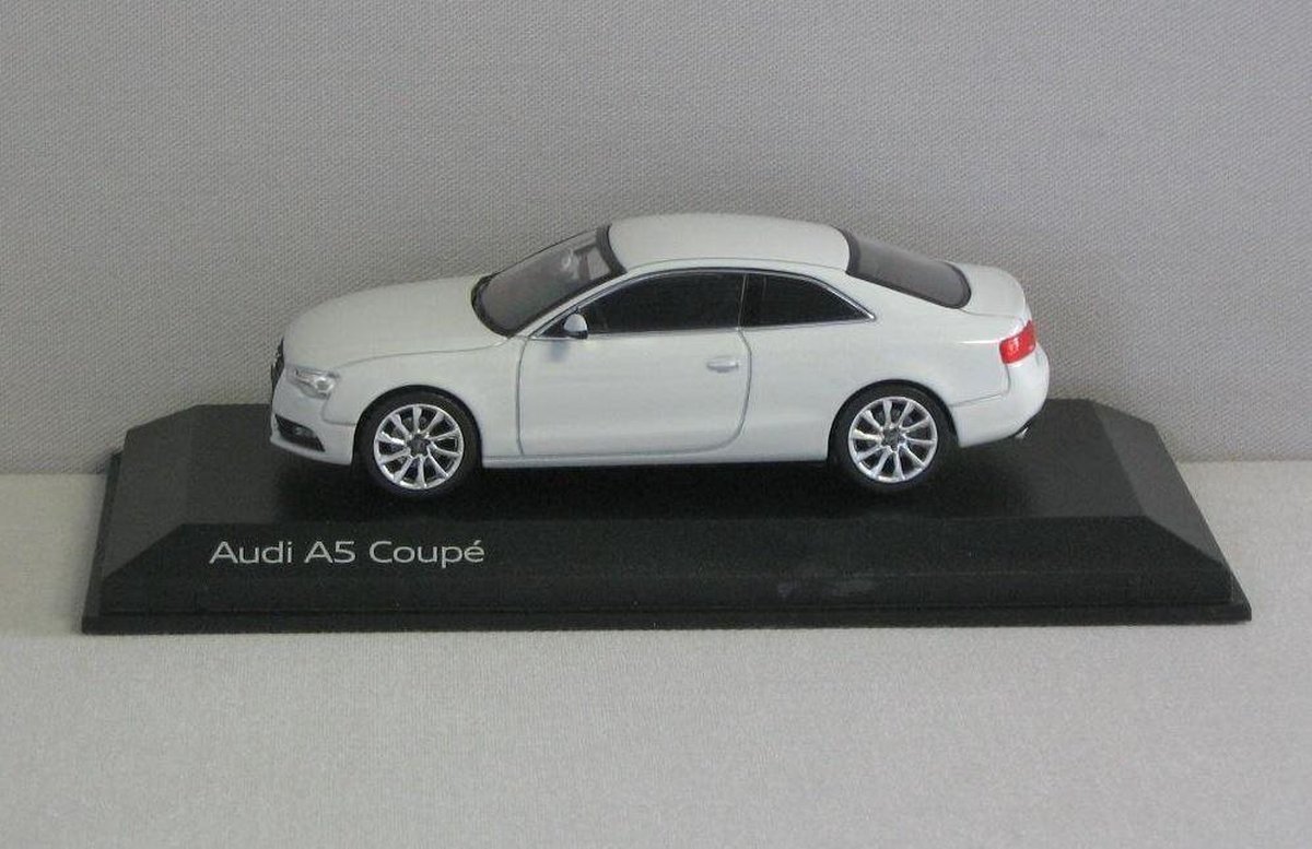Afrekenen Post deelnemer Audi A5 Coupé 1:43 Norev Wit 501.11.054.13 | bol.com