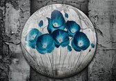 Fotobehang - Vlies Behang - Blauwe Klaprozen op Beton - 368 x 254 cm