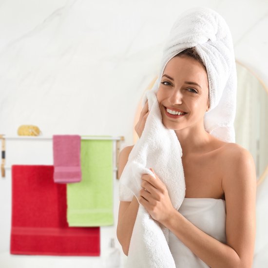 Relaxdays Porte-Serviettes 4 Barres Avec Étagère – Bambou & Fer, Design Naturel Et Élégant Pour Salle De Bain, Cuisine Ou WC Invités