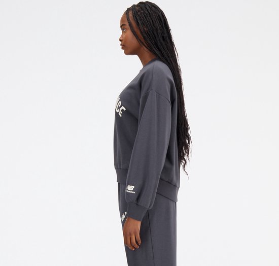 New Balance Essentials Varsity Fleece Crew Dames Trui BLACKTOP