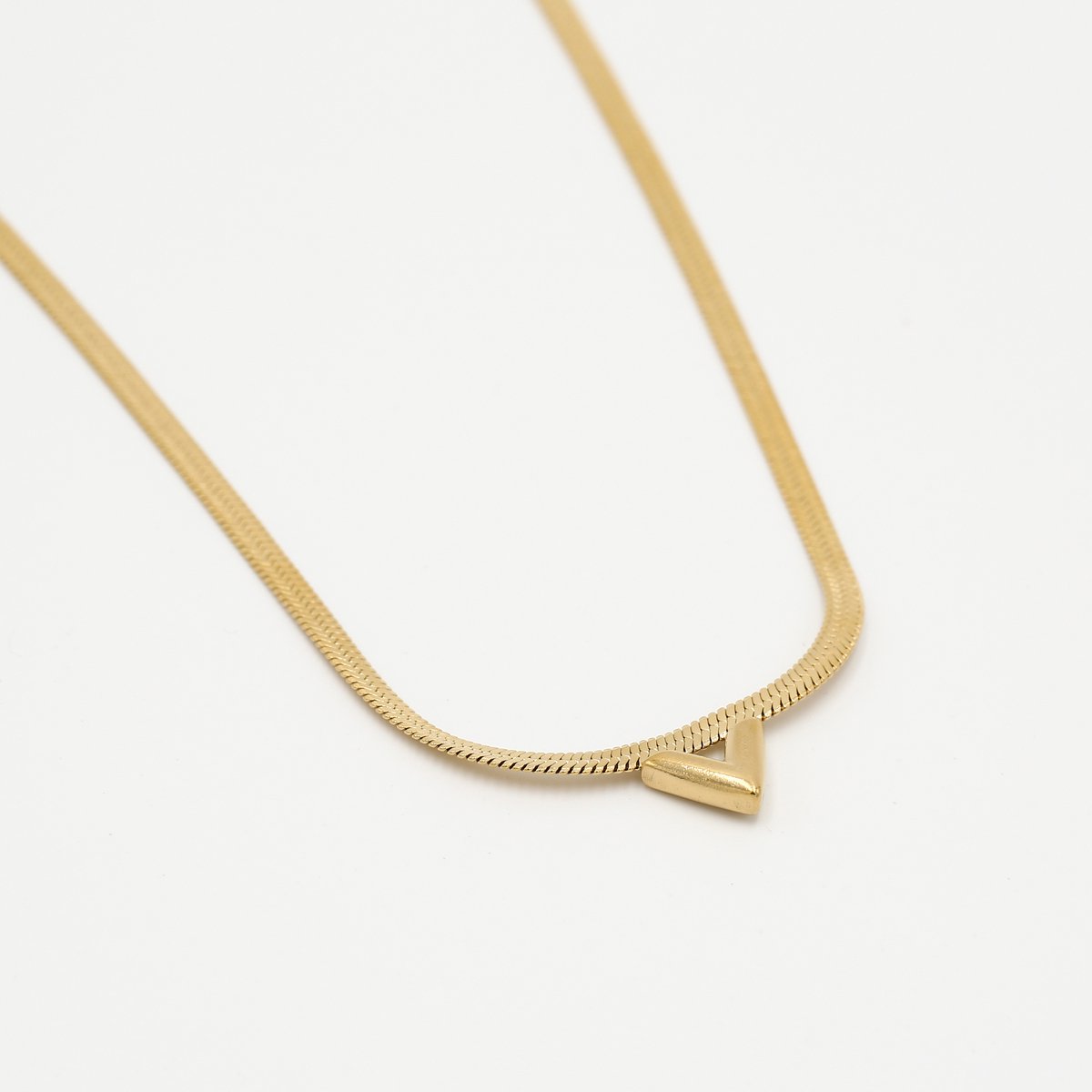 Michelle Bijou - Damesketting - Platte schakel - V hanger - Goud