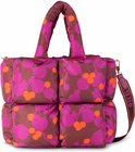 Bruine puffy handtas met vierkante vakken, versierd met paarse en oranje bloemenprint. Oranje band met
"OILILY" tekst.