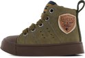 Groene hoge veterschoenen met bruine neus en zool, met een patch aan de zijkant.