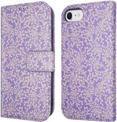 iMoshion Hoesje Geschikt voor iPhone SE (2022) / SE (2020) / 8 / 7 / 6s / 6 Hoesje Met Pasjeshouder - iMoshion Design Bookcase smartphone - Meerkleurig / Purple White Flowers
