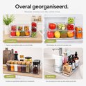 Demonstratie van BOTC keuken organizers in een keukenkast, koelkast, op het aanrecht en in de badkamer.