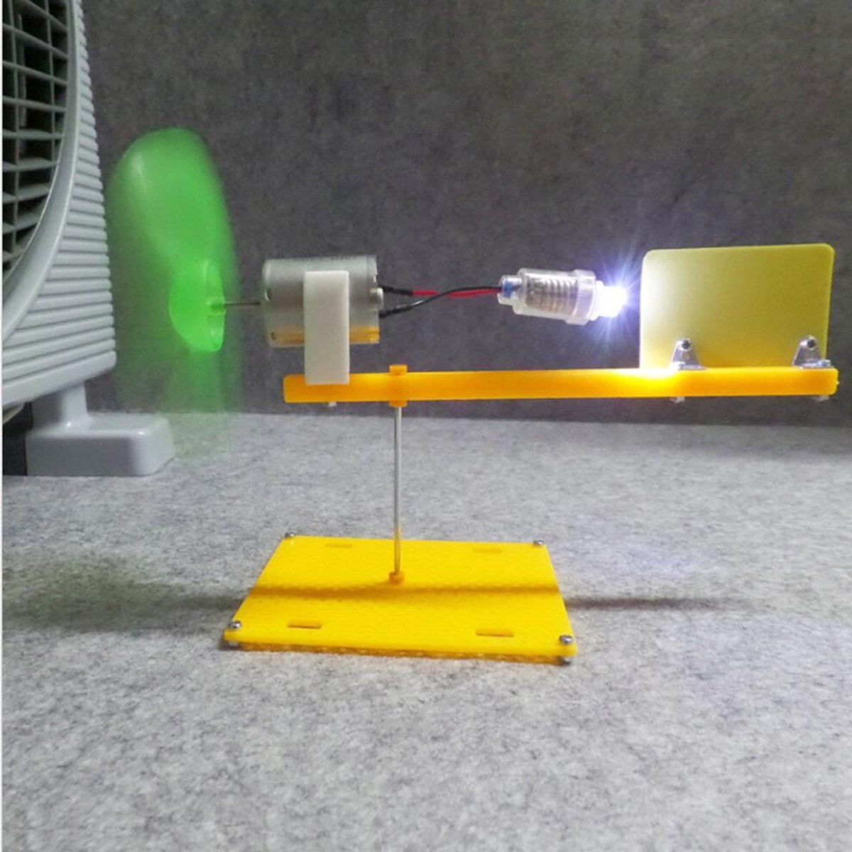 Mini-windturbine bouwpakket – zelfbouwmodel horizontale generator