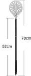 Afmetingen van een pizzaschep: steel 52 cm, totale lengte 78 cm.