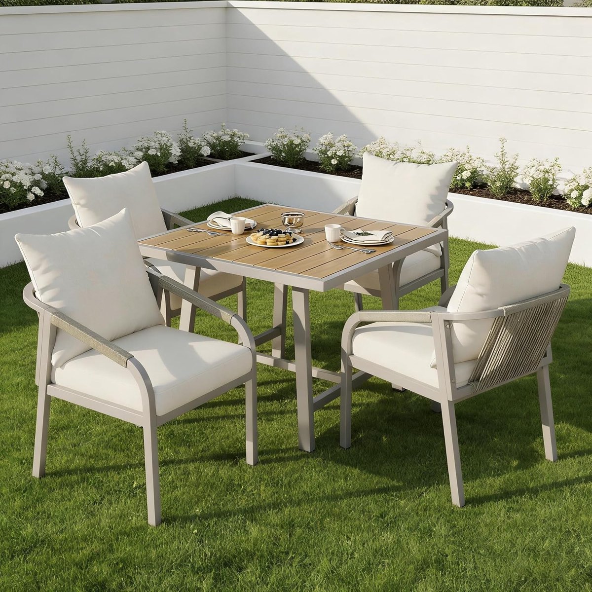 Luxe 4-Persoons Tuin Eetset met Touwdesign en WPC Tafelblad 80x80x76,5 cm – Kaki/Beige Weerbestendige Tuinmeubelset met 4 Stoelen voor Balkon, Terras en Tuin