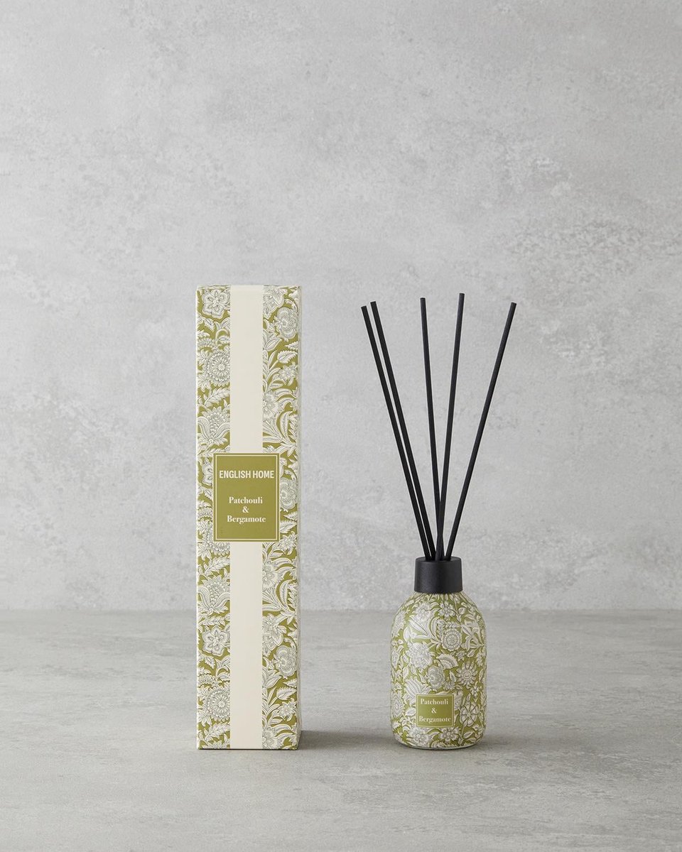 English Home - Patchouli & Bergamot Geurstokjes 100 ml – Reed Diffuser – Fris & Houtachtig – Groene Fles – Voor Woonkamer, Badkamer & Slaapkamer