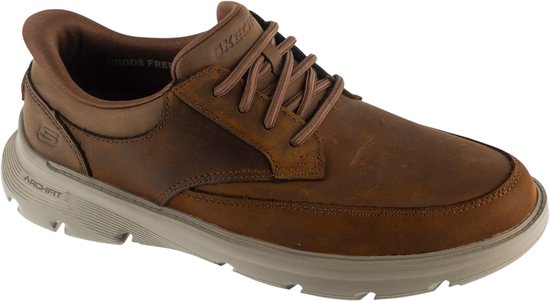 Sneaker Skechers Slip-Ins en cuir marron avec lacets et semelle beige.