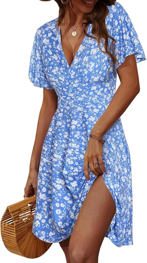 Robe midi bleu et blanc à imprimé floral, manches courtes papillon, col en V, coupe évasée.